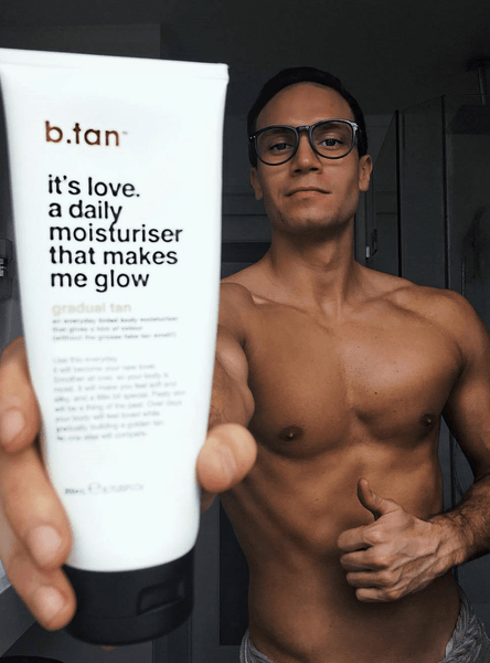 it's love. a daily moisturiser that makes me glow graduelle selbstbräunungslotion