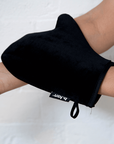 i don't want tan on my hands... bräunungshandschuh